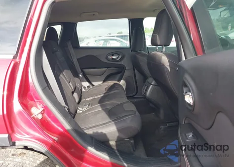 2015 Jeep Cherokee Latitude z USA, uszkodzony, nr VIN 1C4PJMCS0FW534959